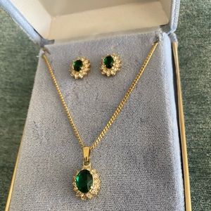 Emerald pendent gold necklace matching earrings diamond accent